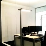 Büro mit zwei Glastrennwänden